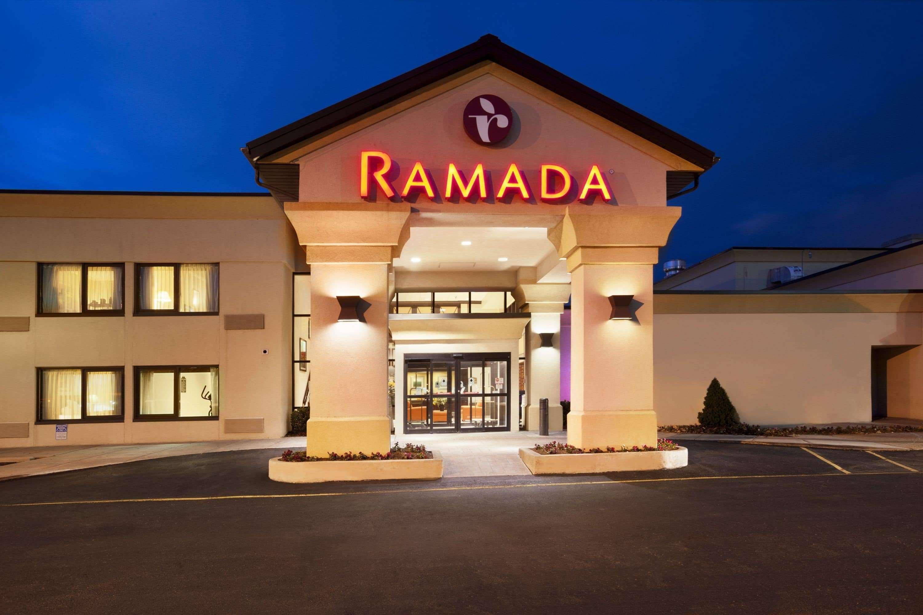 מלון Ramada By Wyndham Newark/Wilmington מראה חיצוני תמונה