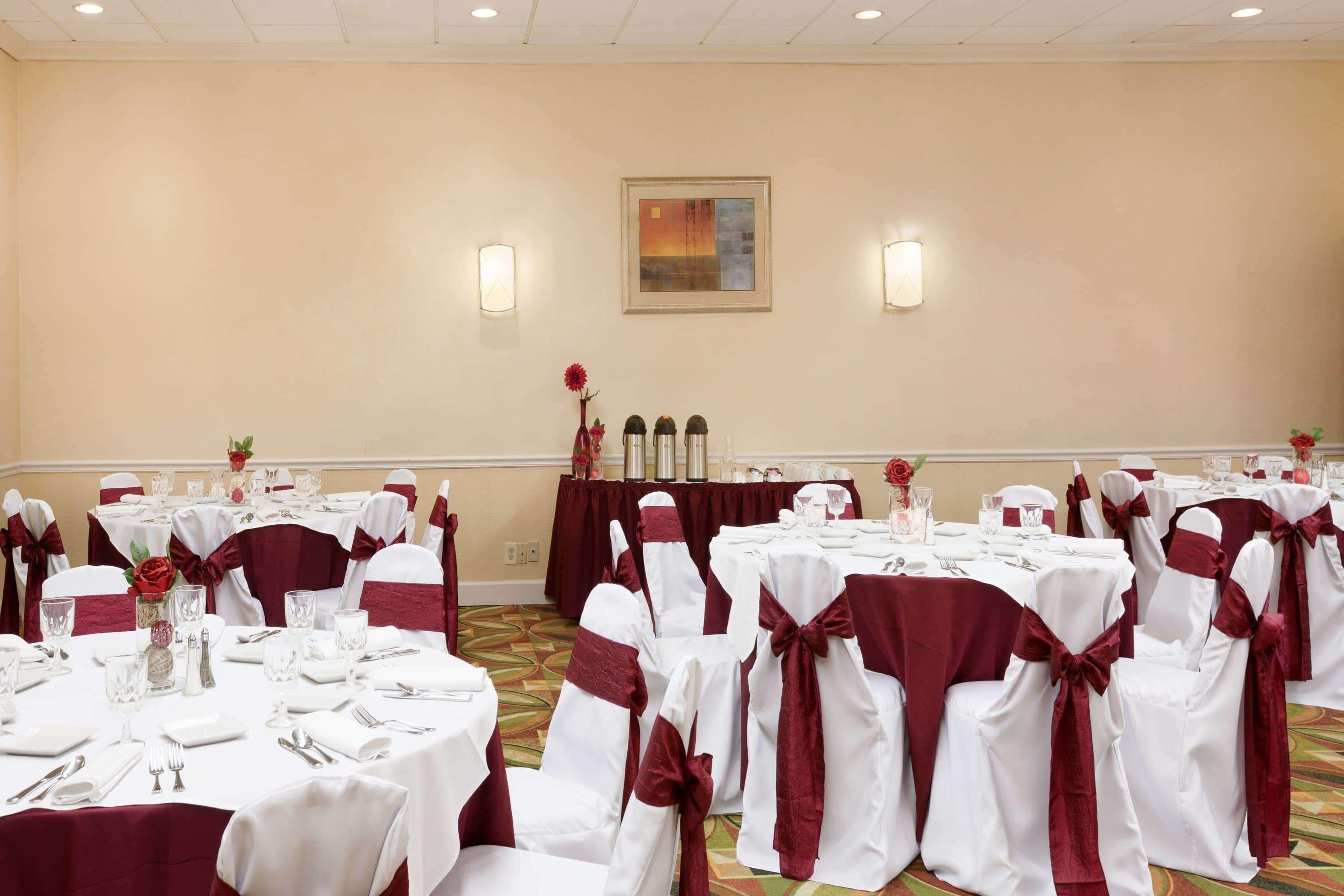 מלון Ramada By Wyndham Newark/Wilmington מראה חיצוני תמונה