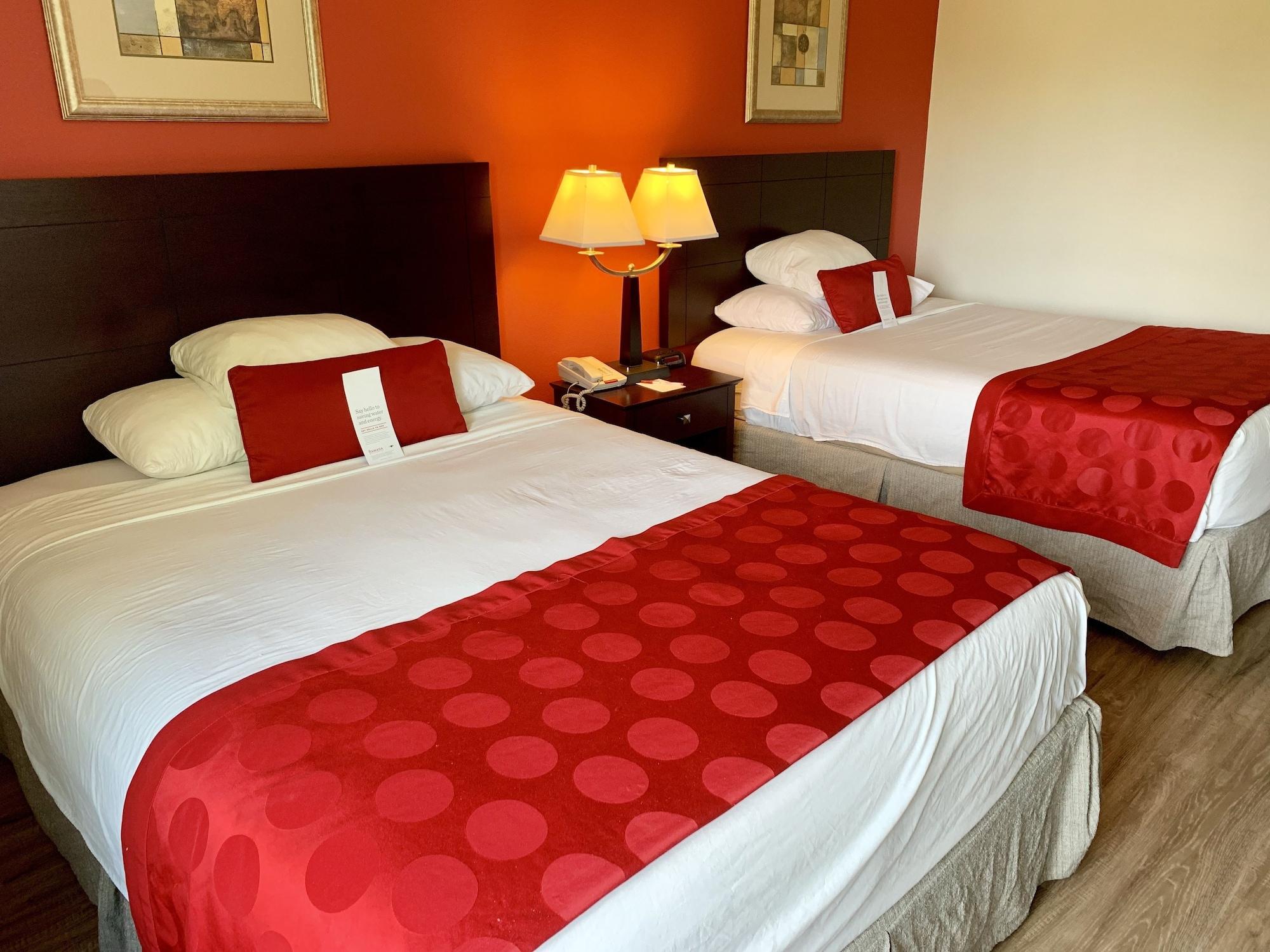 מלון Ramada By Wyndham Newark/Wilmington מראה חיצוני תמונה